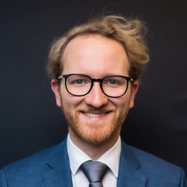 Porträt von Lars Schellhas van Kisfeld